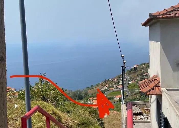 Cozy 1 Bedroom W/ Balcony, Ocean View & Perfect Sunsets *